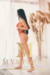 Clarissa escort available in London
