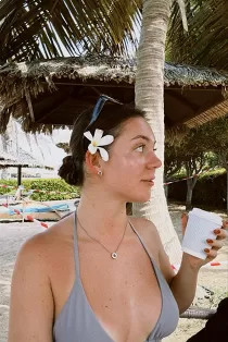 Escort Rimma 48887066455 with brunette hair