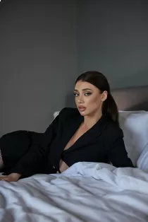 173 height Lilit 447570457574