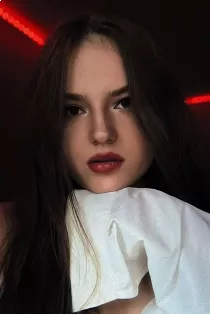 Escort Dinara 447570457574 with brown hair