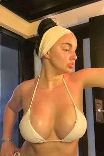 Escort Tatti 447570457574 with brown hair