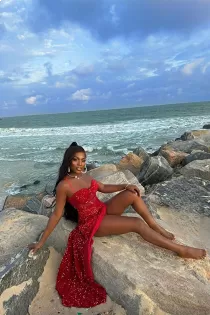 Escort Kechi 447346712980 with black hair