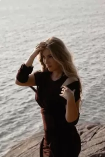 Oksana 15794730263 D bust size Natural