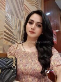 Amina 21 years old girl