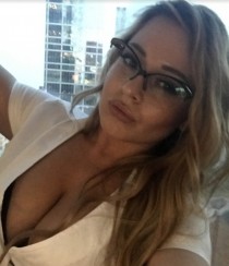 European escort Evie