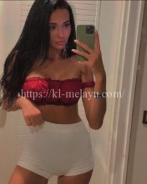 Escort Mesi with black hair
