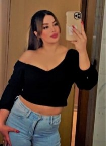 Escort reshma with blonde hair
