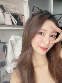 Singaporean escort Cartier