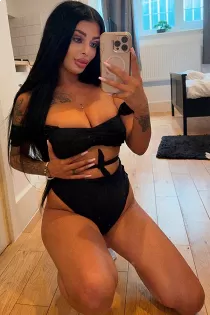 Sol escort available in London