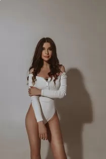 Adriana 300 GBP per hour