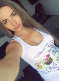 Escort Vivien Lady with brown hair