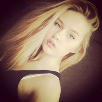 Escort Alexa with blonde hair