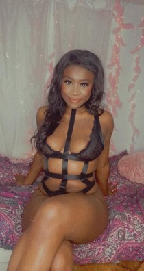 Courtney 26 years old girl