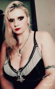 Polish escort Katarina Monroe