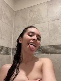 Olivia escort available in Nice