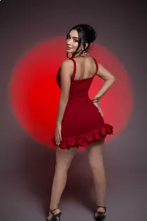 Escort Vanessa with black hair