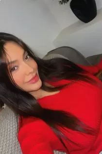 Escort Bella with black hair