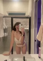 Independent escort young and pretty, Olivia
