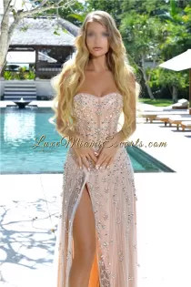 Eva escort available in Miami