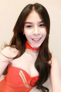Escort Stella with black hair