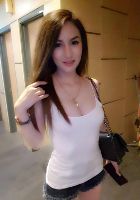 brunette Sandy escort