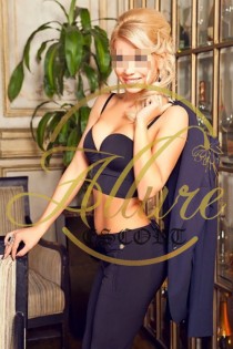 Seena escort available in Frankfurt Am Main